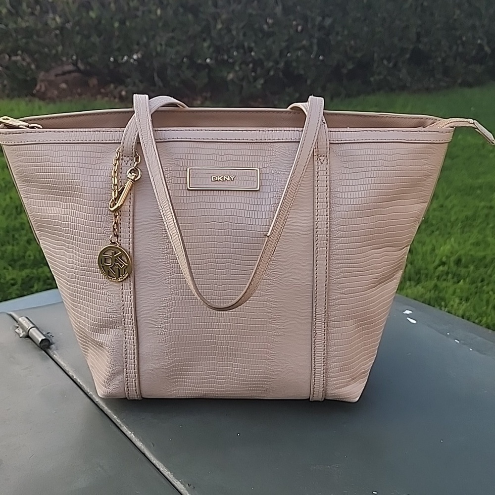 DKNY Croc Embossed Cream Leather Tote Bag with Tag